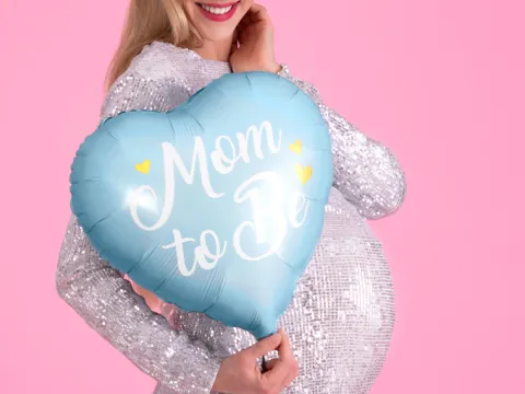 Mom to be folieballon i lyseblå